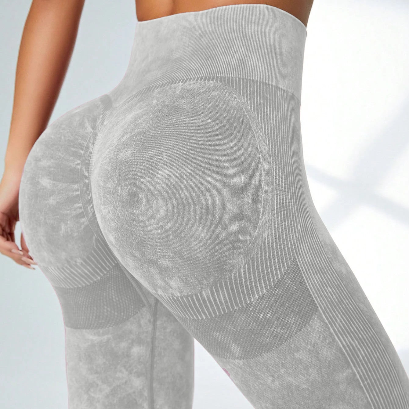 Women's Seamless High Waist Yoga Leggings for Fitness Workouts